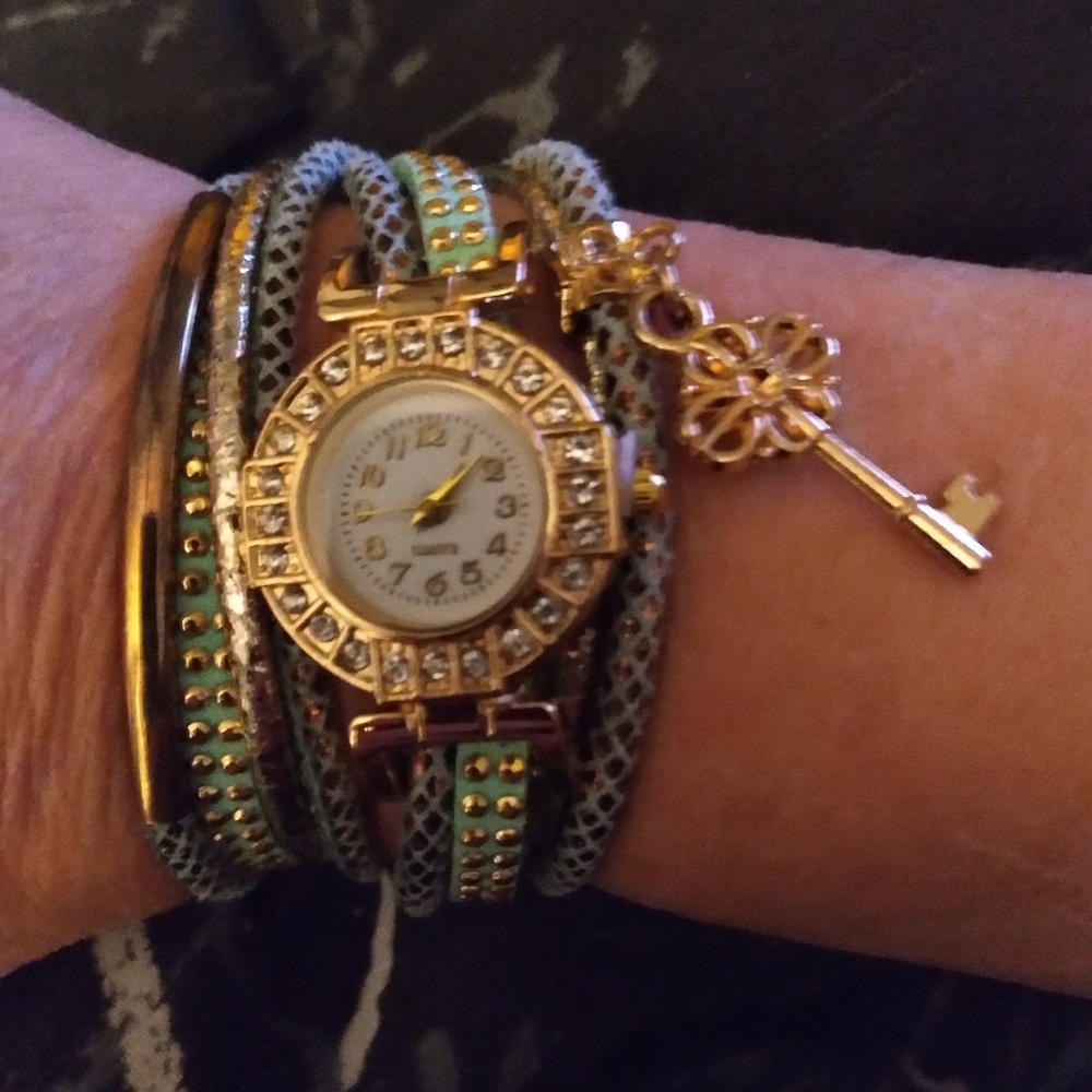 Women's Watch Wrap Around